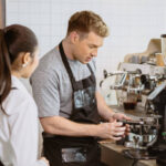 Personal para Cafetería «ALICE’S TEA HOUSE» – CUALQUIER GÉNERO Y EDAD
