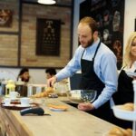 Camarero/a para Local Gastronómico «COSTA 7070» – Con o sin Experiencia